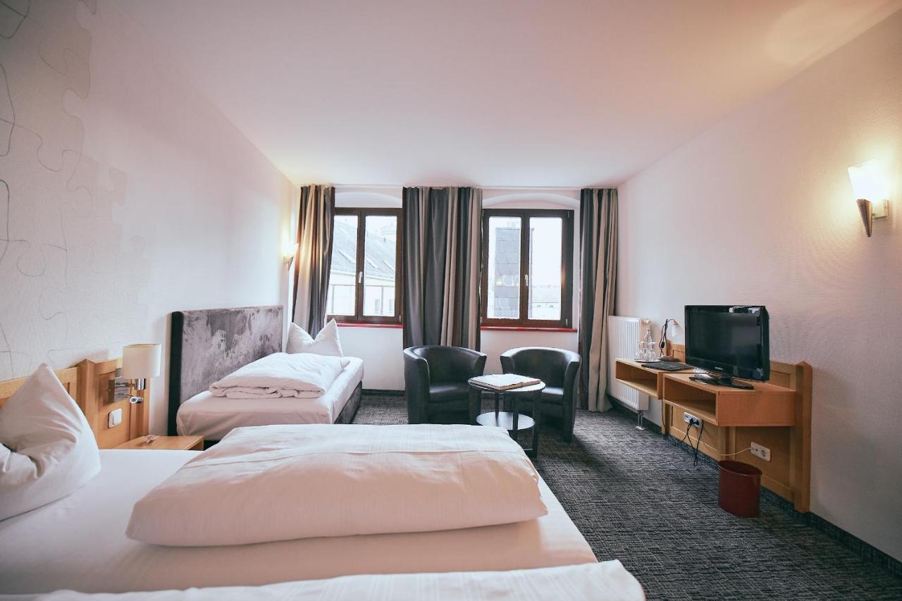 רגנסבורג Hotel Roter Hahn מראה חיצוני תמונה