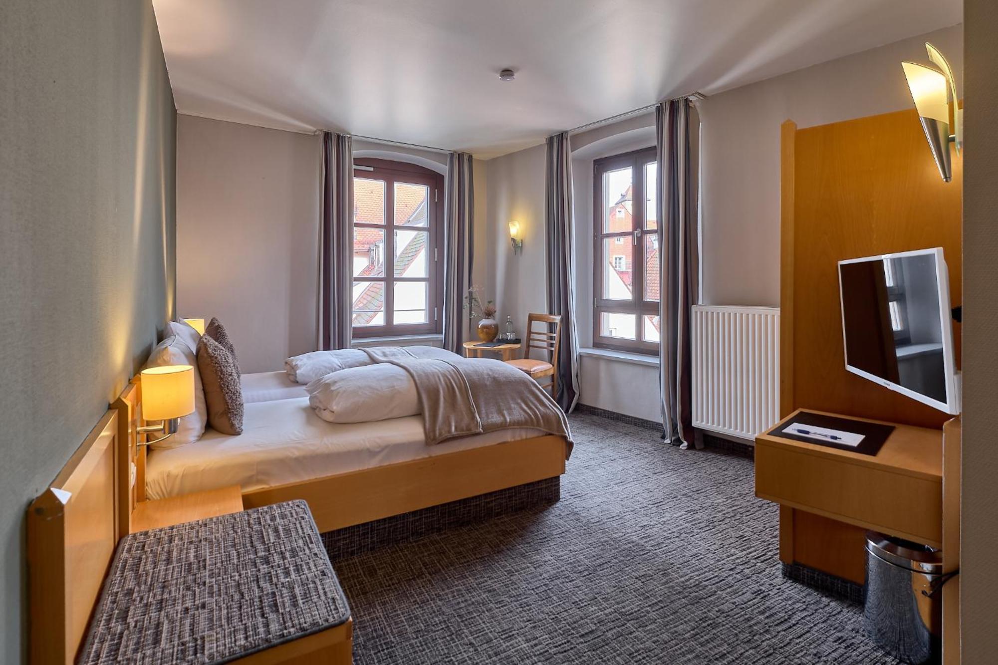 רגנסבורג Hotel Roter Hahn מראה חיצוני תמונה